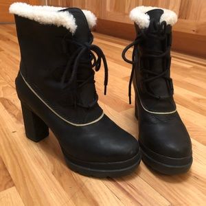 Ladies Sorel heals
